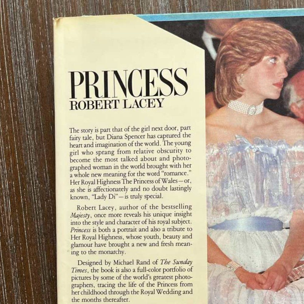 Vintage BOOK PRINCESS by Robert Lacey (1982) - Picture 3 of 8